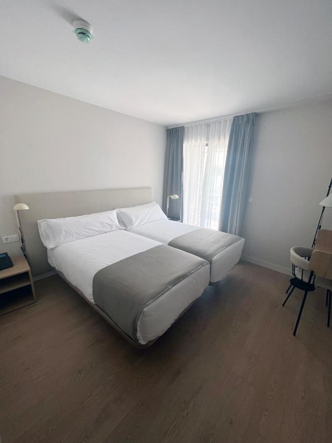 Hotel H4 Cangas 3 Superior ภายนอก รูปภาพ