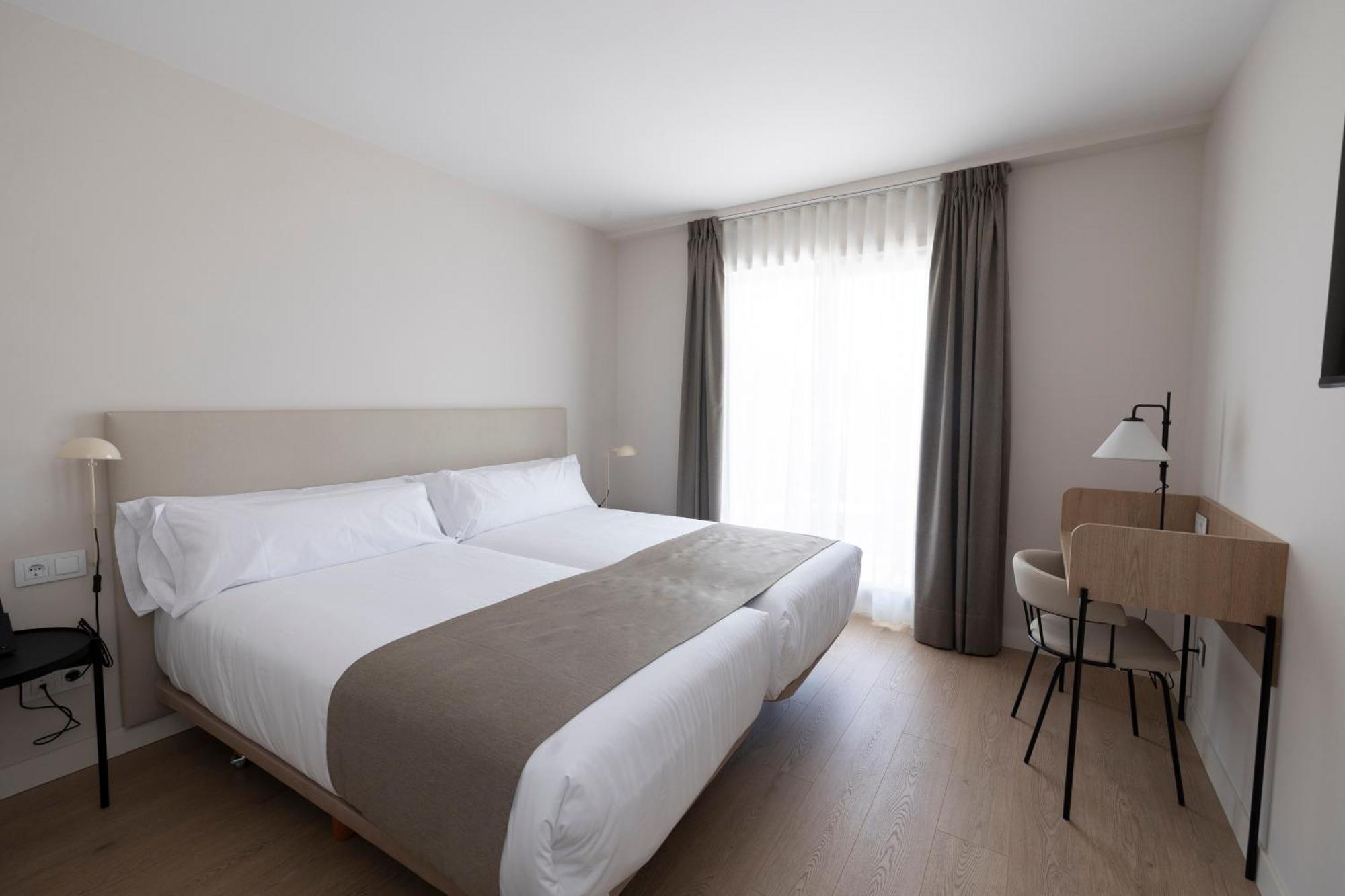 Hotel H4 Cangas 3 Superior ภายนอก รูปภาพ