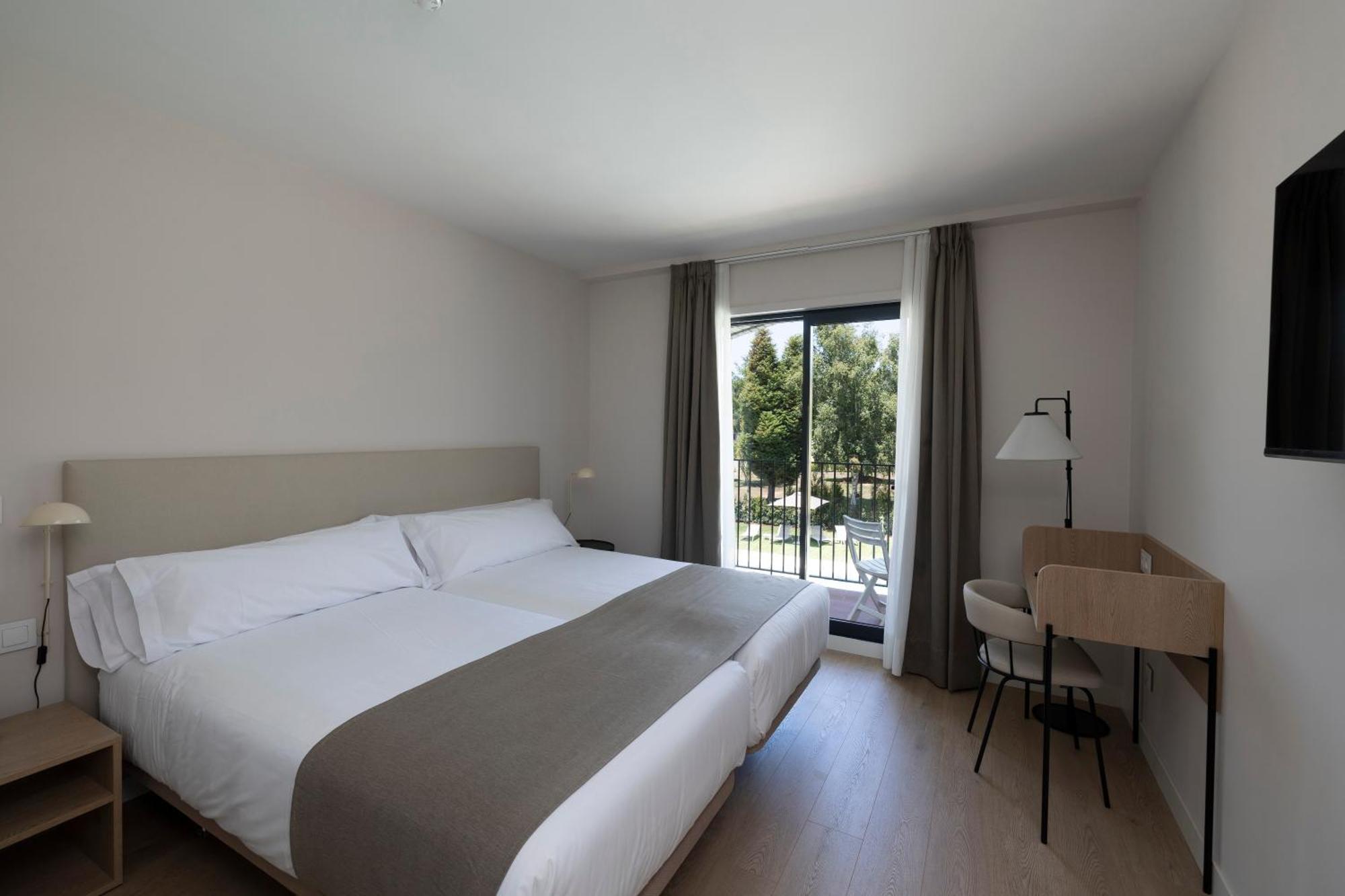 Hotel H4 Cangas 3 Superior ภายนอก รูปภาพ