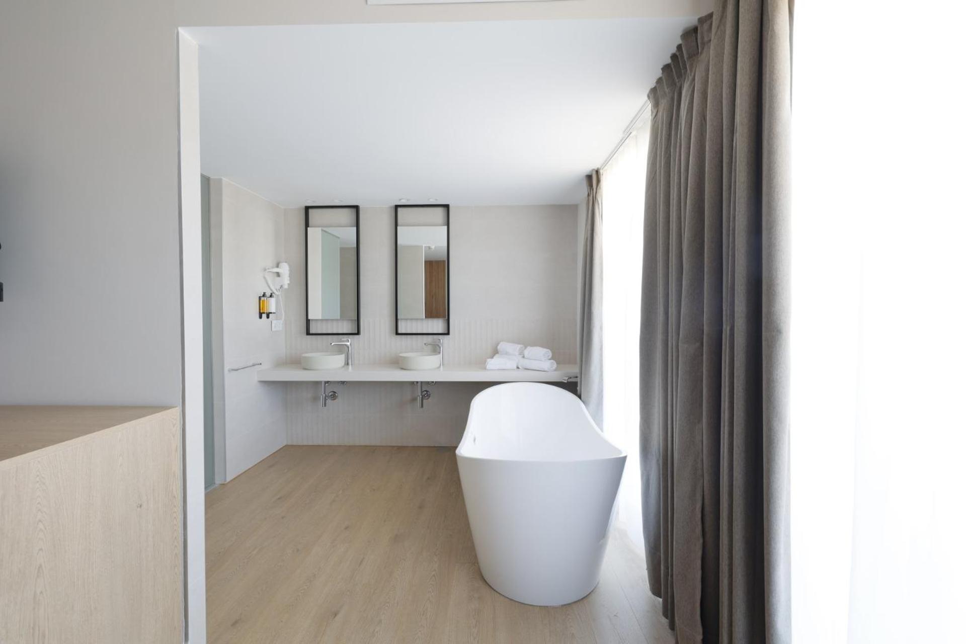 Hotel H4 Cangas 3 Superior ภายนอก รูปภาพ