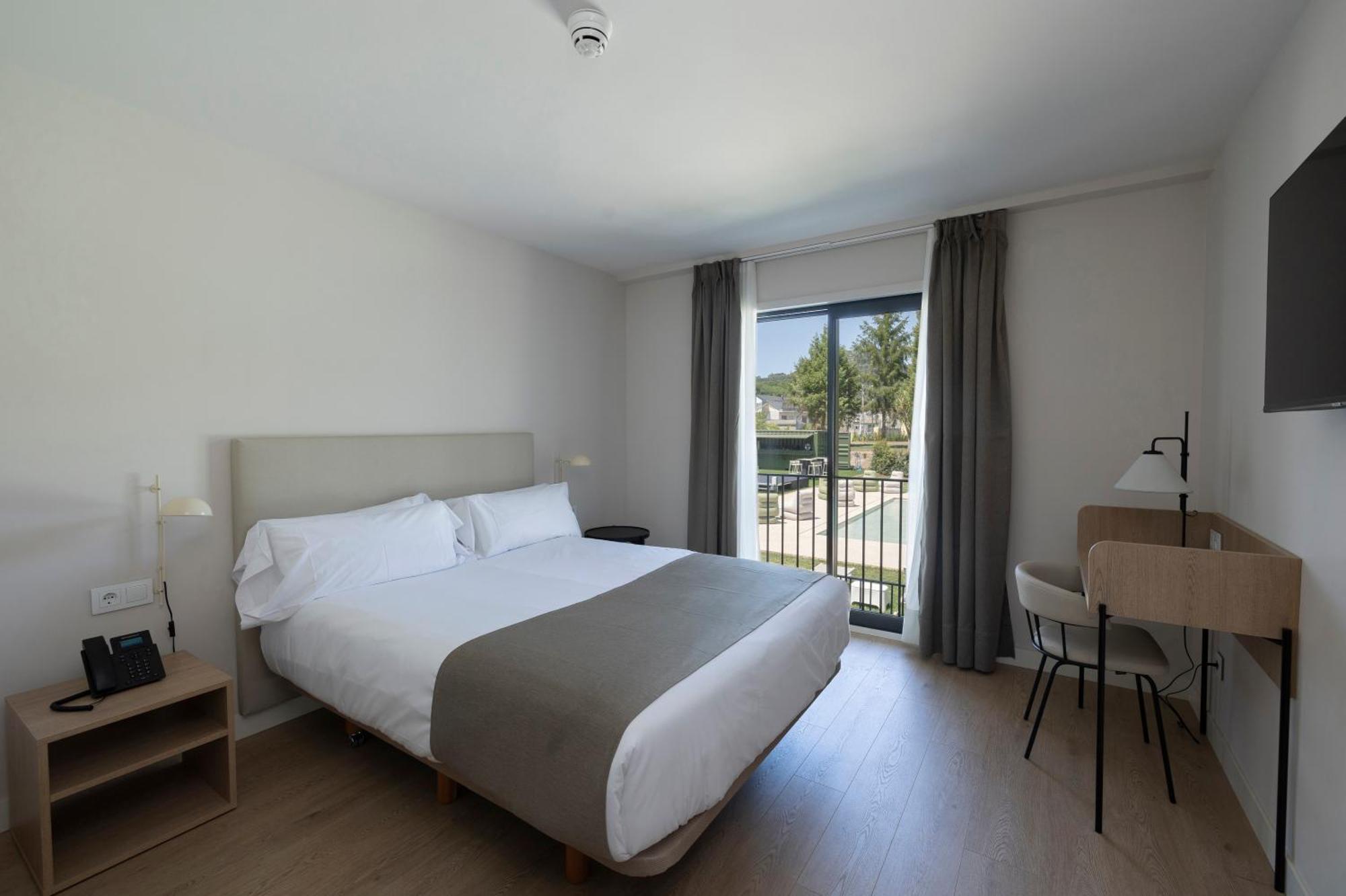 Hotel H4 Cangas 3 Superior ภายนอก รูปภาพ
