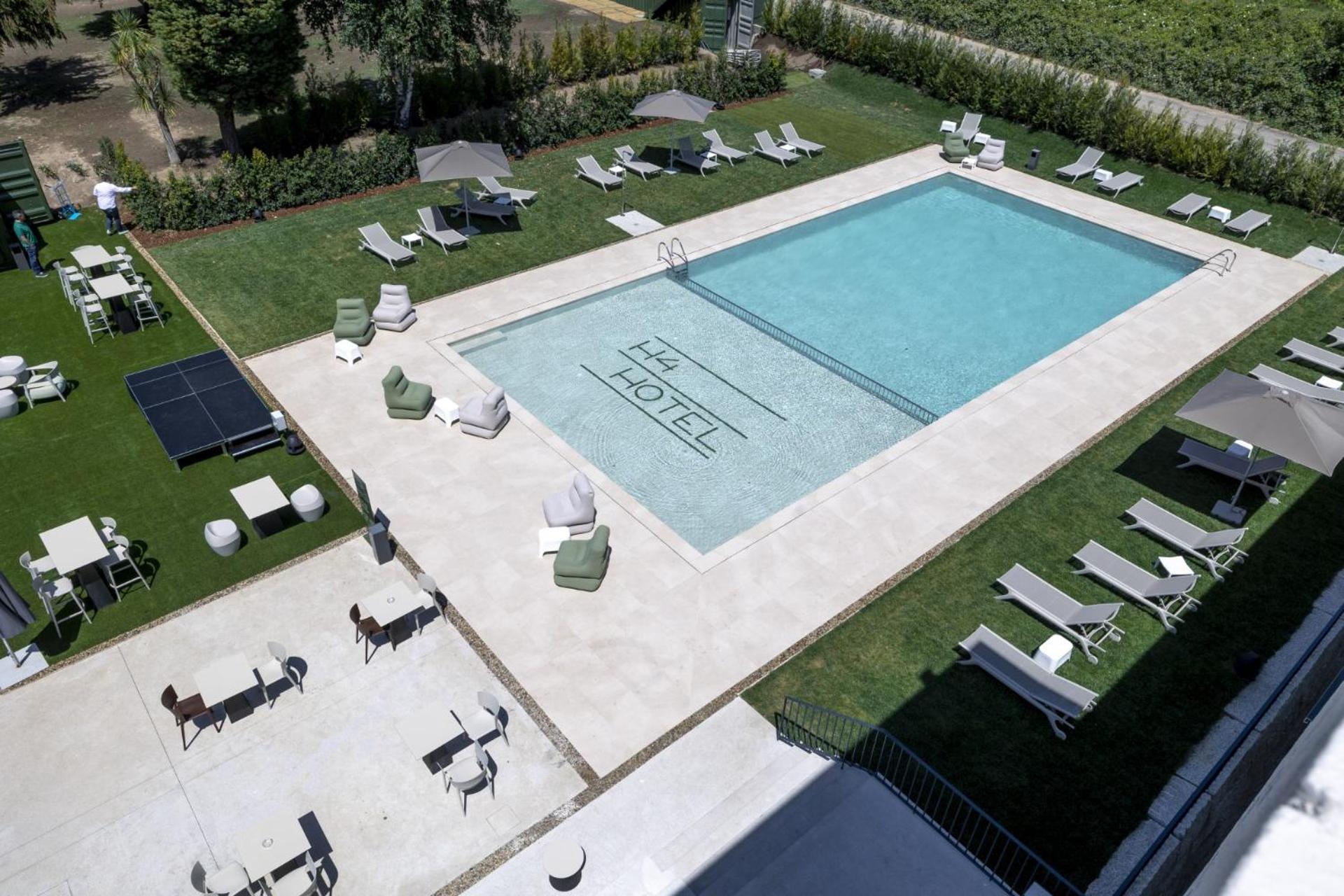 Hotel H4 Cangas 3 Superior ภายนอก รูปภาพ